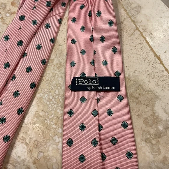 Ralph Lauren Pink Tie with Green Diamond Pattern - Picture 2 of 3